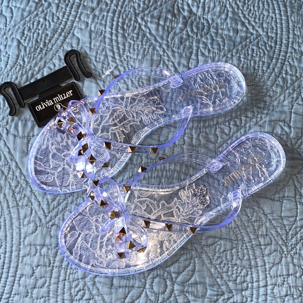 NWOT OLIVIA MILLER‎ Clear Jelly Golden Studded Bow Detail Thong Sandal Size 9